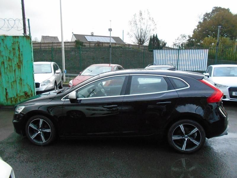 Used Volvo V40 R-Design 2017 Black Estate
