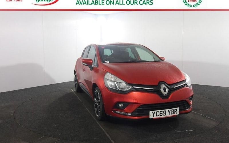 Used Renault Clio IV Iconic 90 HP (66 kW) 2019 Red Hatchback
