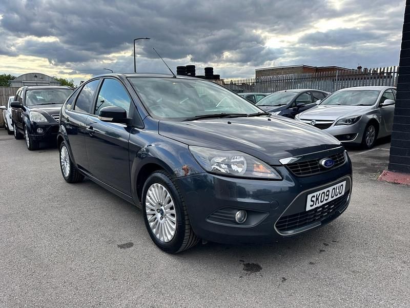 Used Ford Focus Titanium 2009 Grey Hatchback