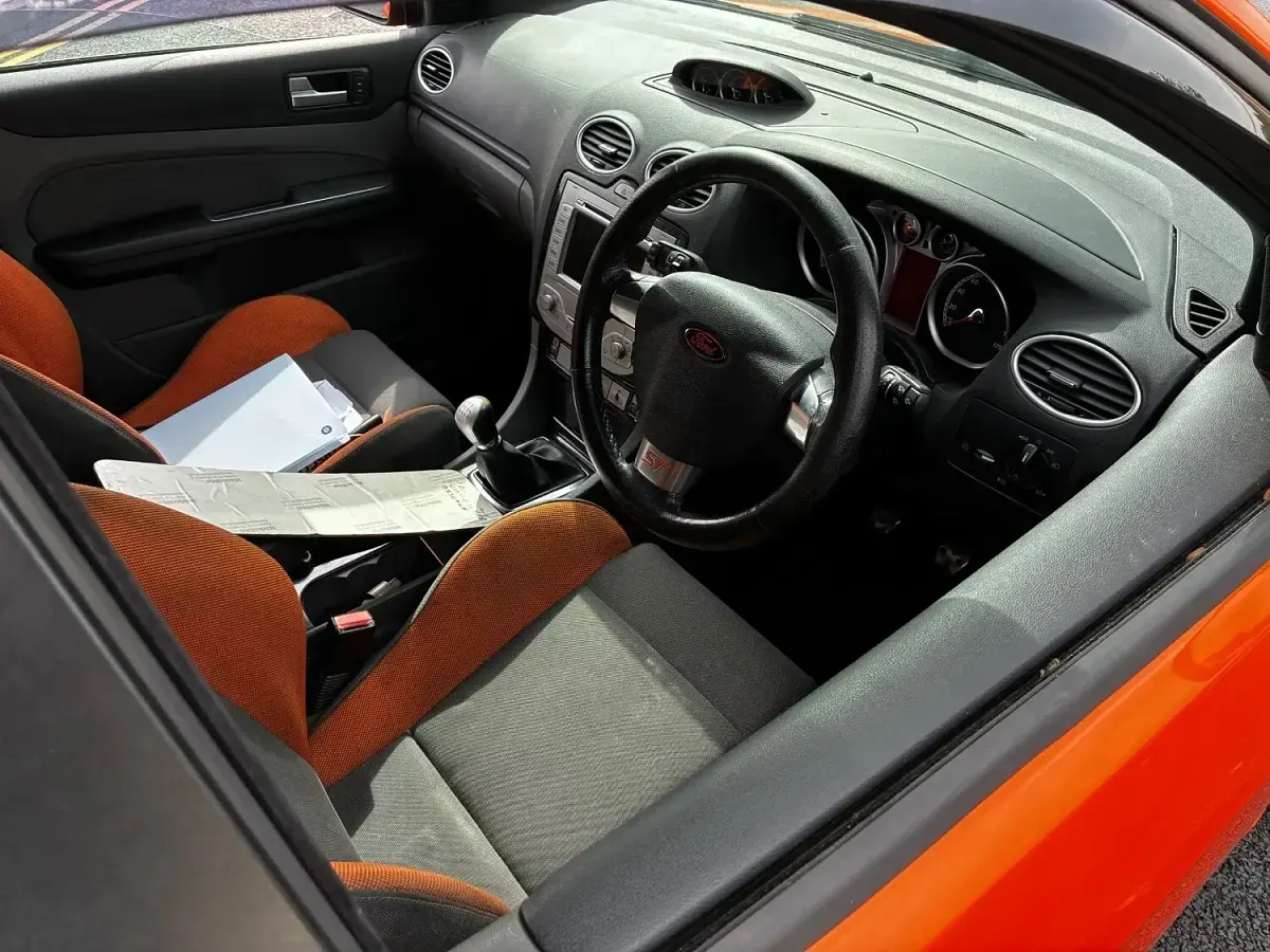 Used Ford Focus ST 225 HP (165 kW) 2008 Orange Hatchback