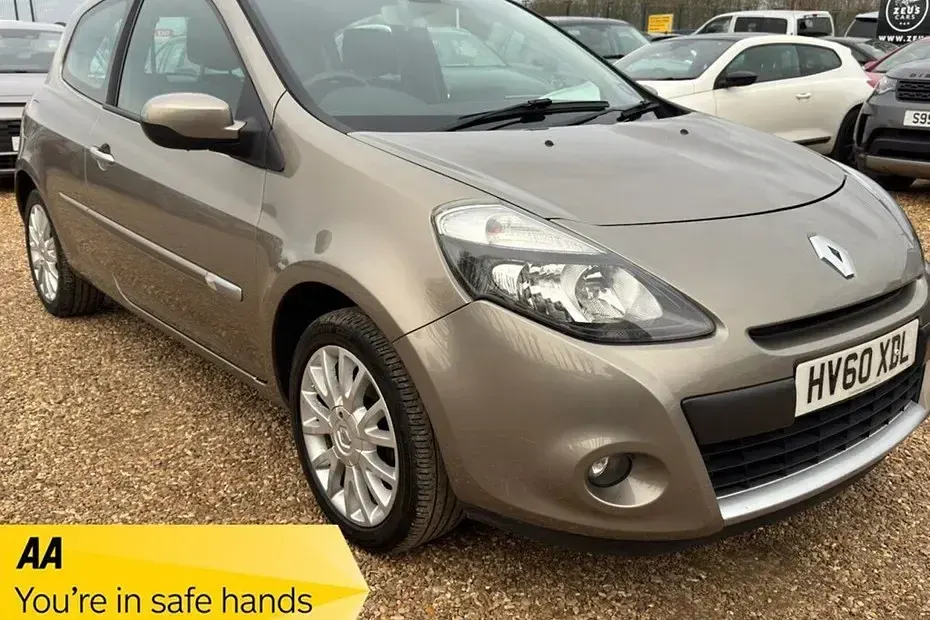 Used Renault Clio Dynamique 86 HP (63 kW) 2010 Beige Hatchback