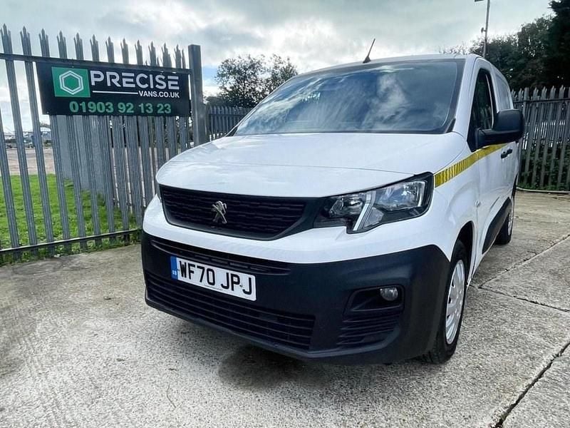 Used Peugeot Partner 108 HP (79 kW) 2020 White MPV