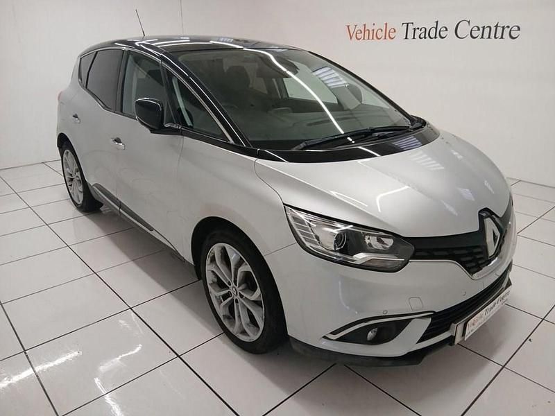 Used Renault Scénic IV Iconic 120 HP (88 kW) 2019 Silver MPV