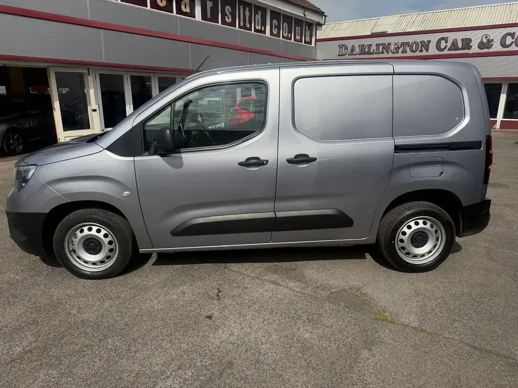 Used Vauxhall Combo 100 HP (73 kW) 2023 Grey MPV