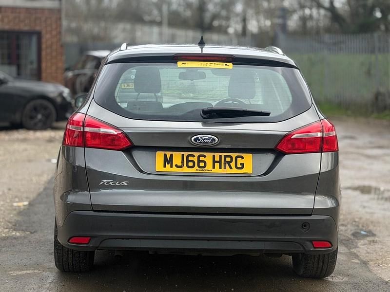 Used Ford Focus Style 85 HP (62 kW) 2016 Grey Estate