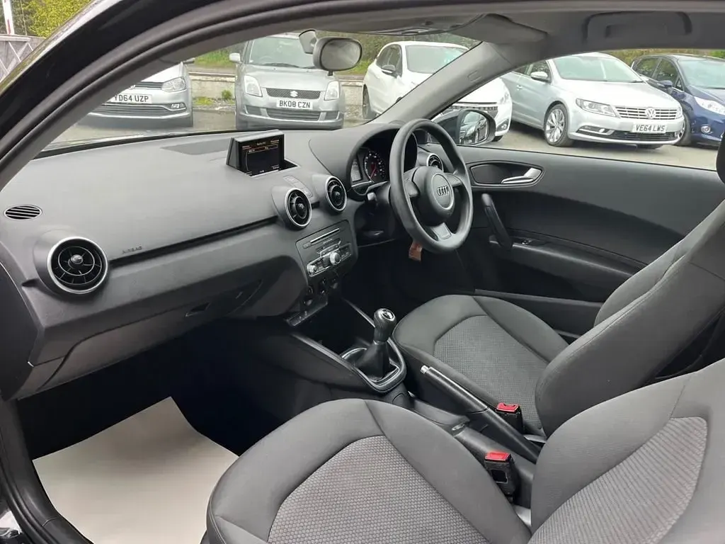 Usado Audi A1 Design 95 HP (69 kW) 2017 Preto Citadino