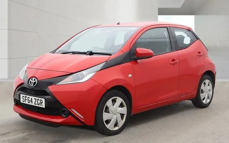 Used Toyota Aygo X-play 69 HP (50 kW) 2018 Hatchback