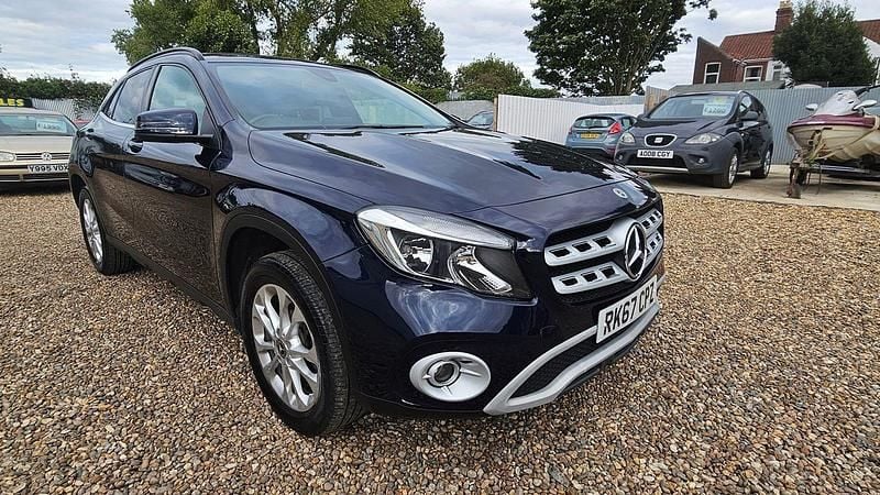 Blue Used 2017 Mercedes GLA200 SE SUV | £11,995 (Fair price) - Image 1/4