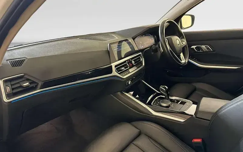 Used BMW 330e Comfort Edition 292 HP (214 kW) 2022 White Sedan