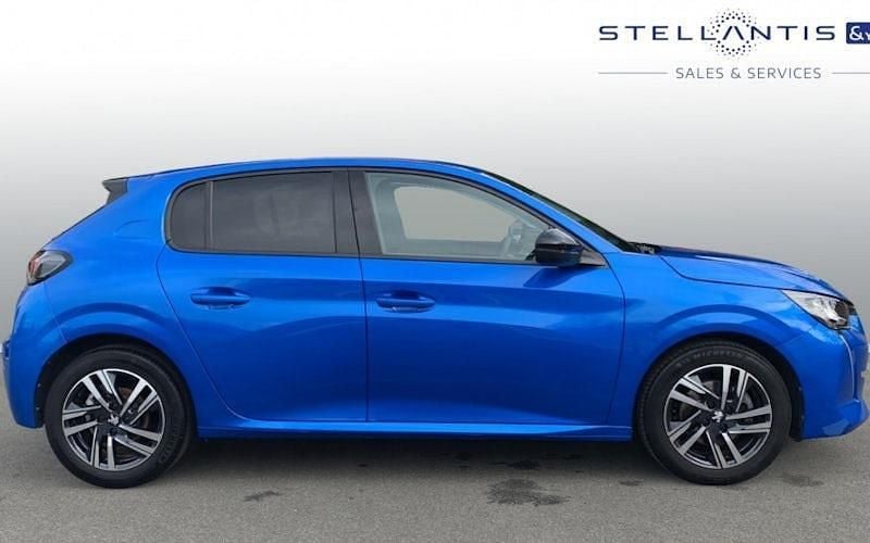 Used Peugeot 208 Allure+ 102 HP (75 kW) 2023 Blue Hatchback