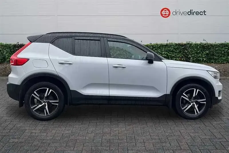 Usado Volvo XC40 R-Design 163 HP (119 kW) 2021 Prateado SUV
