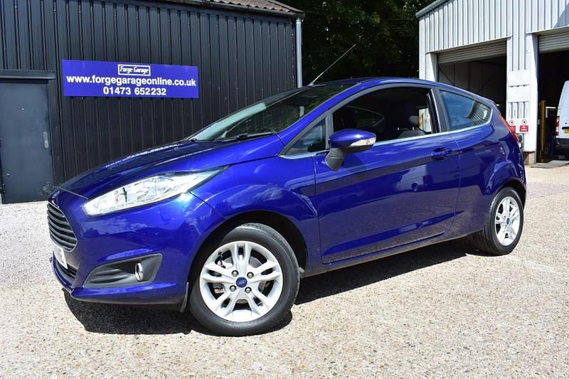 Blue Used 2016 Ford Fiesta Zetec Hatchback | £5,695 (Fair price) - Image 1/4