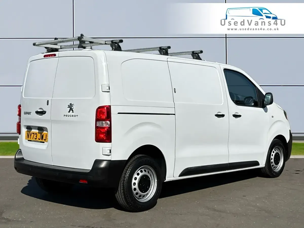 Used Peugeot Expert Premium 145 HP (106 kW) 2024 White Van