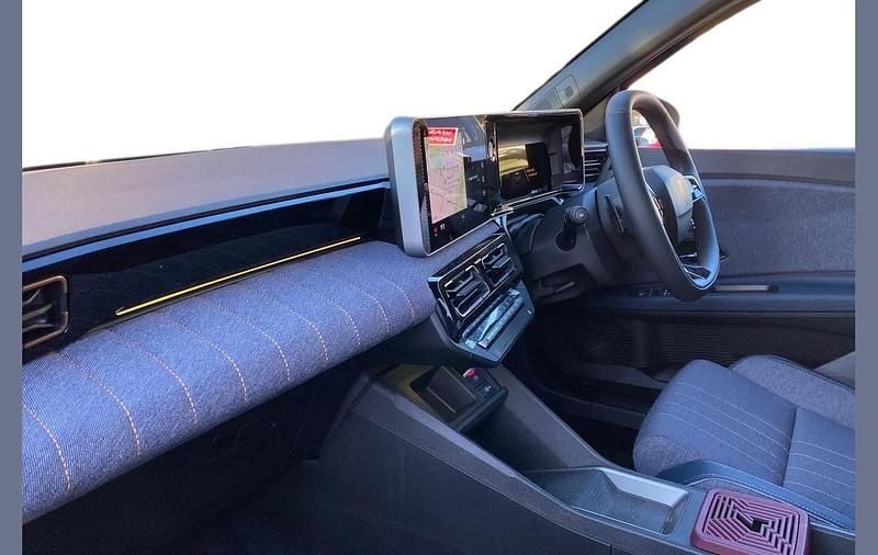 Usado Renault R4 Komfort 108 kW (147 CV) 2025 Rojo SUV