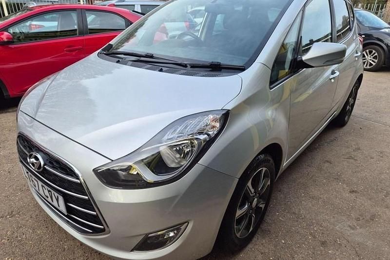 Used Hyundai ix20 Premium 125 HP (91 kW) 2017 Silver Hatchback