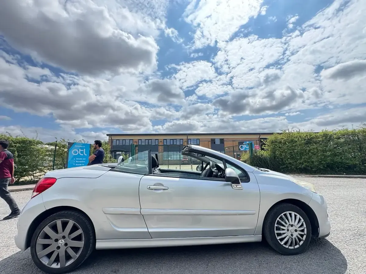 Used Peugeot 207 CC GT 120 HP (88 kW) 2011 Silver Cabriolet