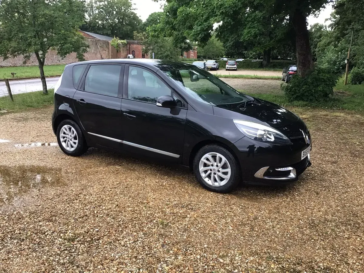 Used Renault Scénic III Dynamique 110 HP (80 kW) 2015 Black MPV
