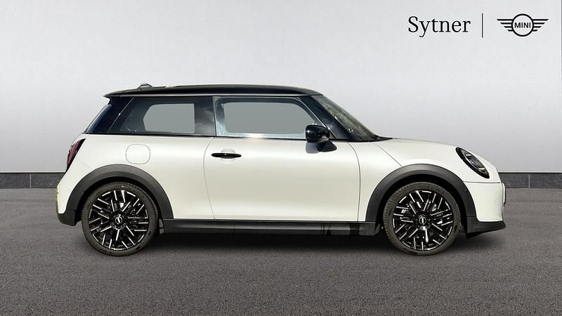 Usado Mini Cooper Hatch 113 kW (154 HP) 2025 Branco Citadino