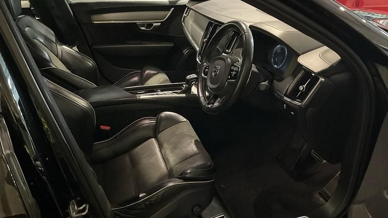 Used Volvo S90 R-Design 190 HP (139 kW) 2019 Black Sedan