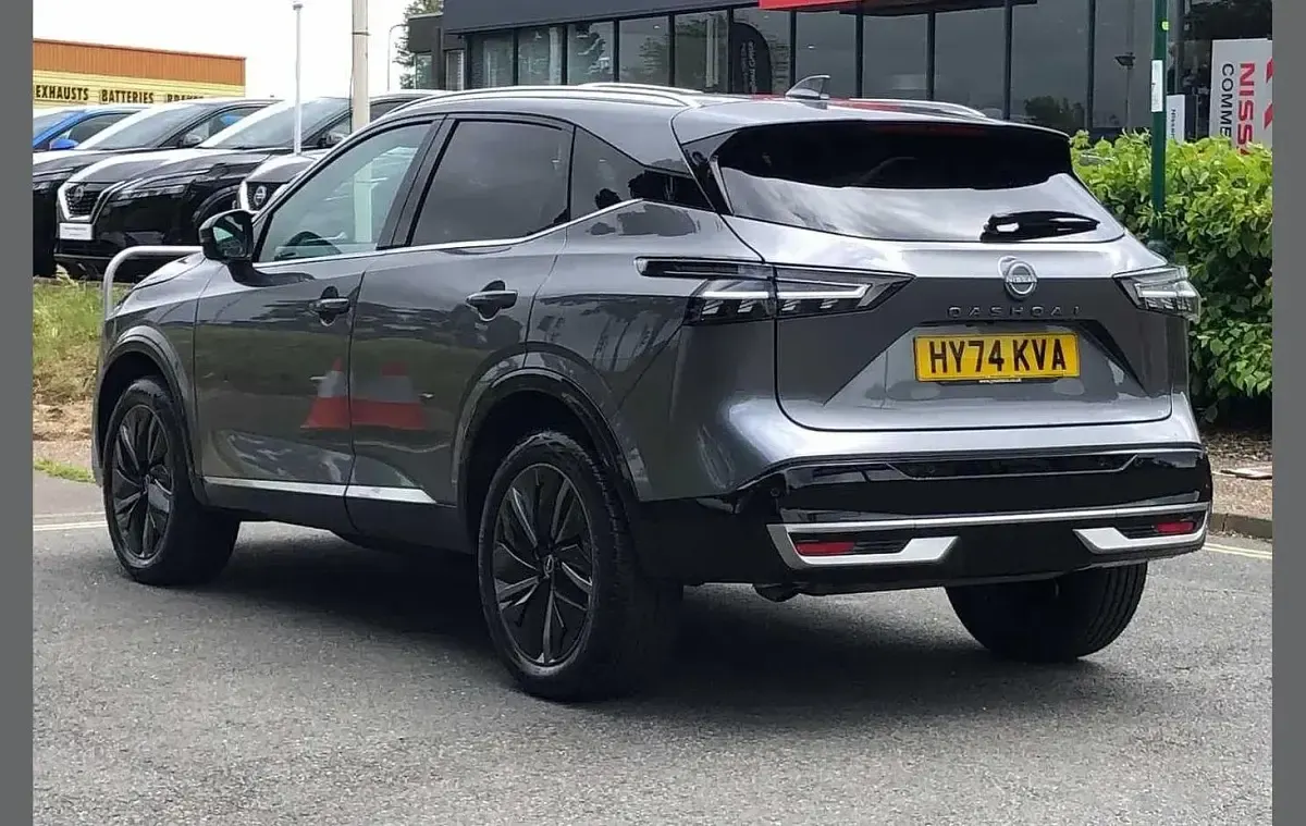 Used Nissan Qashqai Tekna 155 HP (114 kW) 2024 Grey SUV