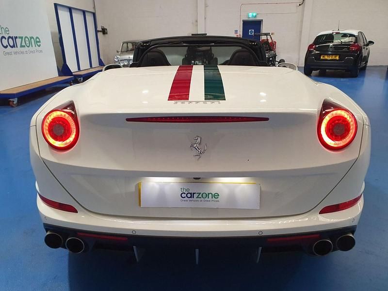 Used Ferrari California 560 HP (411 kW) 2016 White Cabriolet