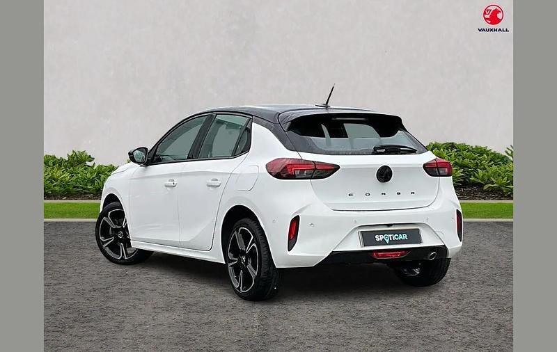 Used Vauxhall Corsa S 99 HP (72 kW) 2023 White Hatchback