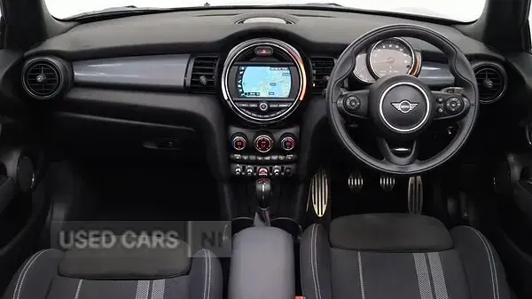 Begagnad Mini Cooper Cabriolet Sport 2019 Blå Cab