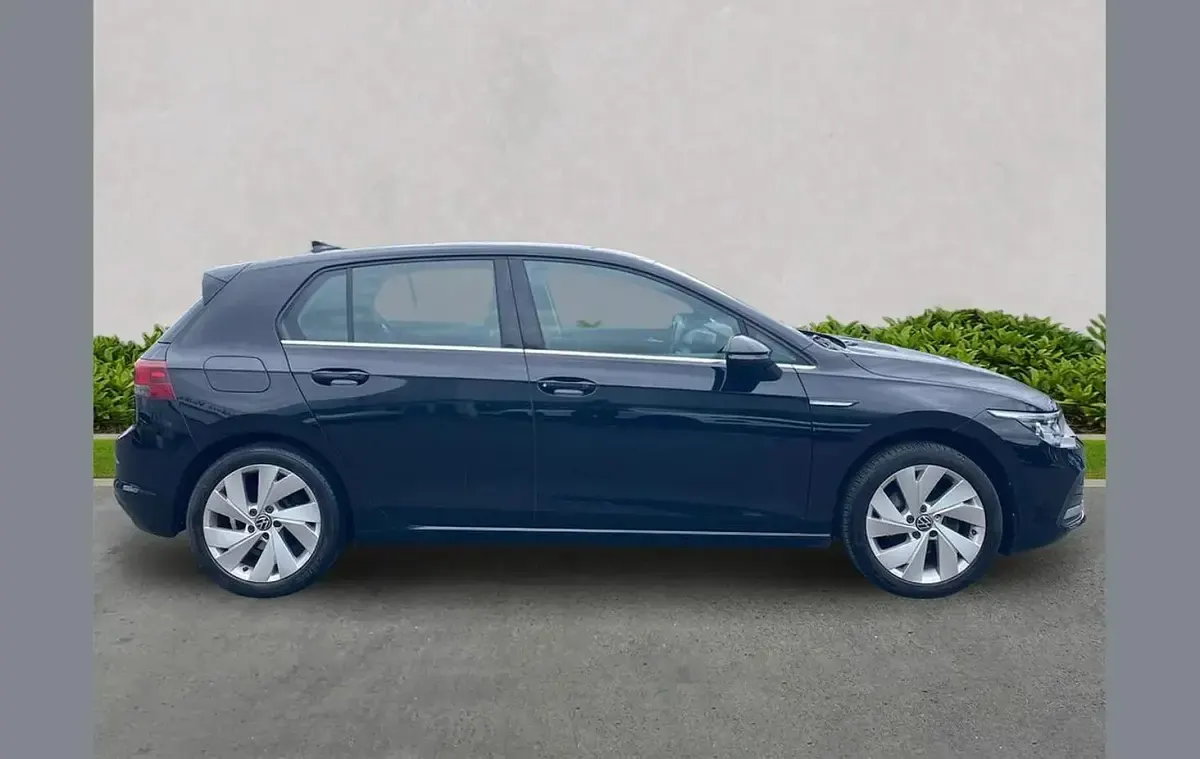 Used VW Golf VIII Style 128 HP (94 kW) 2021 Black Hatchback