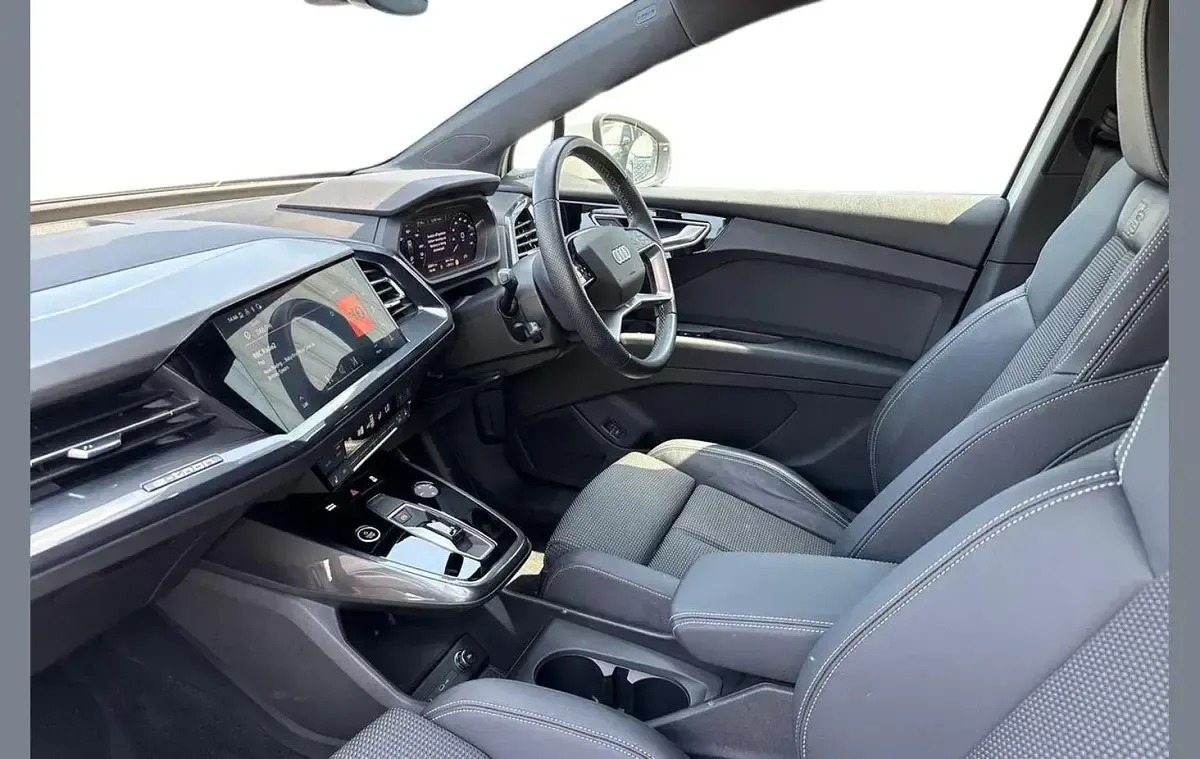 Used Audi Q4 e-tron S-Line 150 kW (204 HP) 2023 White SUV