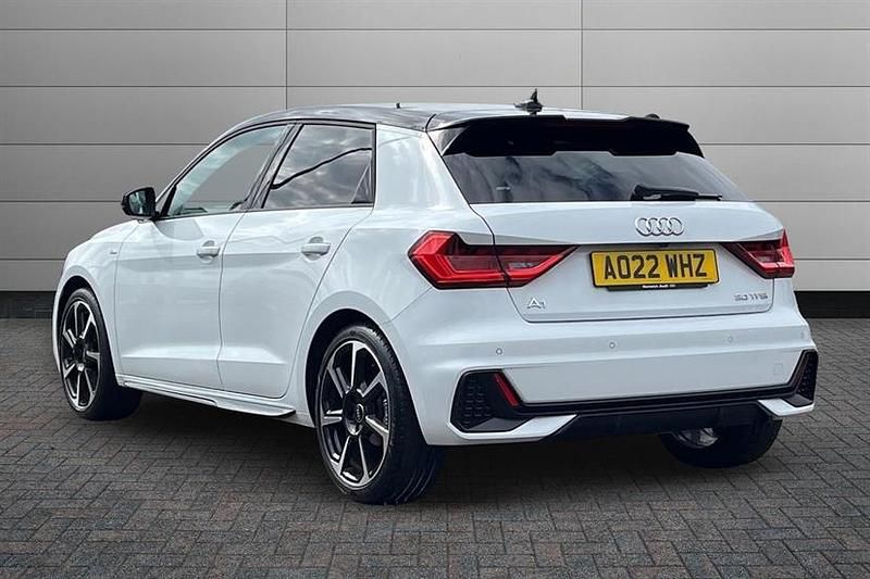 Usado Audi A1 Black Edition 110 CV (80 kW) 2022 Blanco SUV