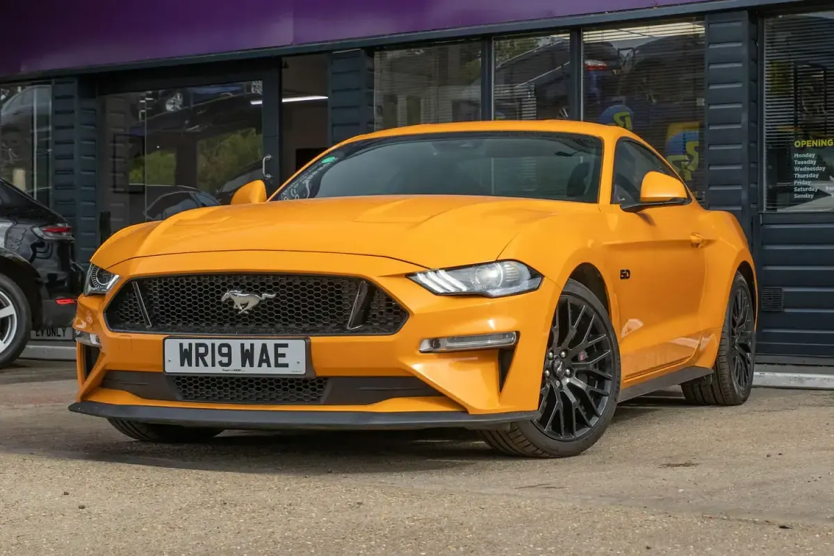 Used Ford Mustang GT Fastback 450 HP (330 kW) 2019 Orange Coupe