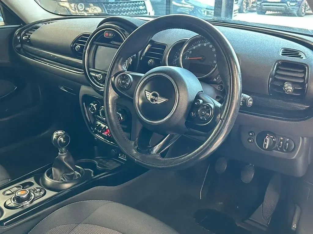 Used Mini Cooper Clubman 136 HP (100 kW) 2018 White Estate
