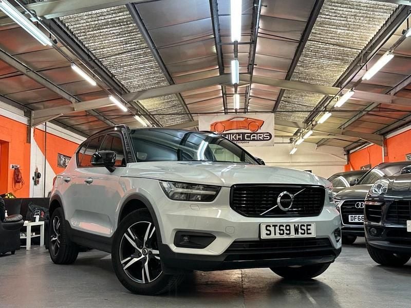 Silver Used 2019 Volvo XC40 R-Design SUV | £18,995 (Good price) - Image 1/4