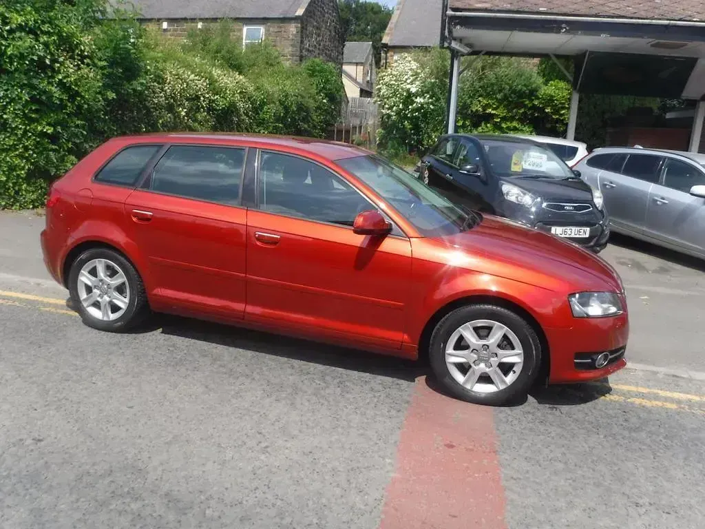 Used Audi A3 Sportback Design 160 HP (117 kW) 2012 Red Hatchback