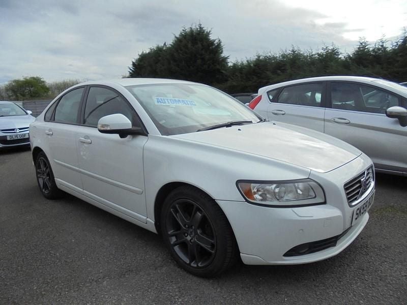 Used Volvo S40 SE Lux 2009 White Sedan