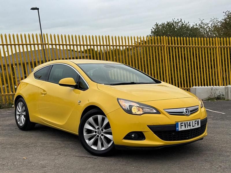 Used Vauxhall Astra GTC SRi 2014 Yellow Hatchback