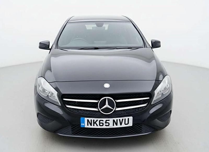 Used Mercedes A180 SE 122 HP (89 kW) 2015 Black Hatchback