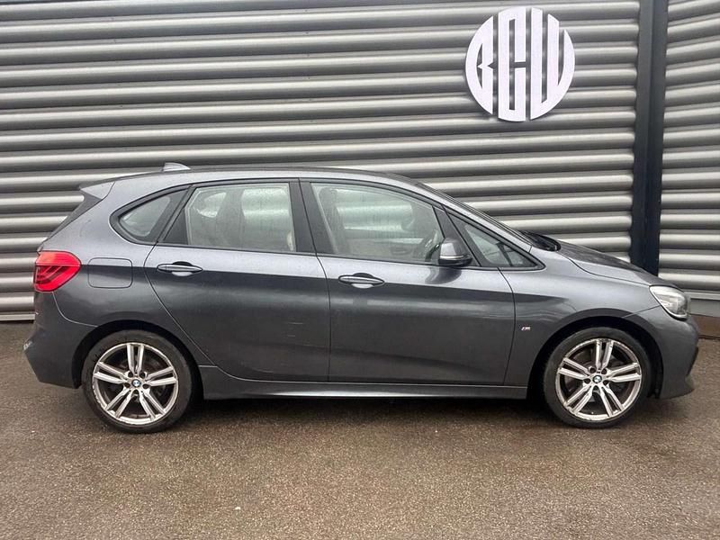 Begagnad BMW 225 M Sport 2019 Grå Minibuss