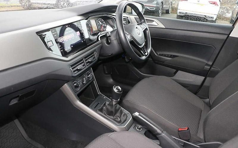 Used VW Polo SE 65 HP (47 kW) 2018 Beige Hatchback