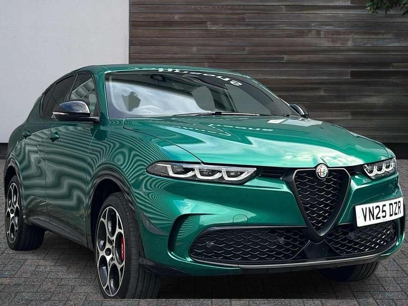 Green Used 2025 Alfa Romeo Tonale Veloce SUV | £34,231 (Expensive) - Image 1/4