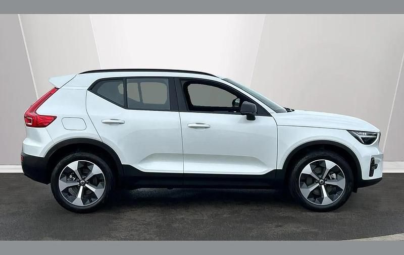 Used Volvo XC40 Plus 194 HP (142 kW) 2025 White SUV