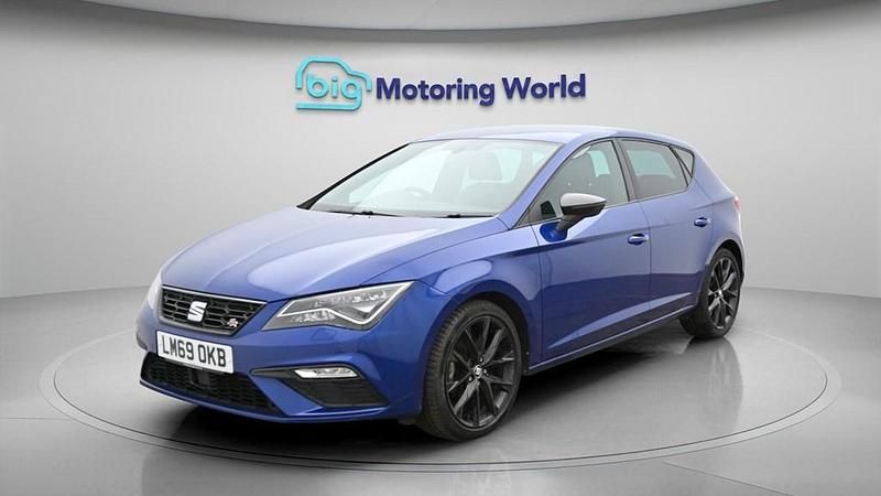Used Seat Leon Black Edition 130 HP (95 kW) 2019 Blue Hatchback