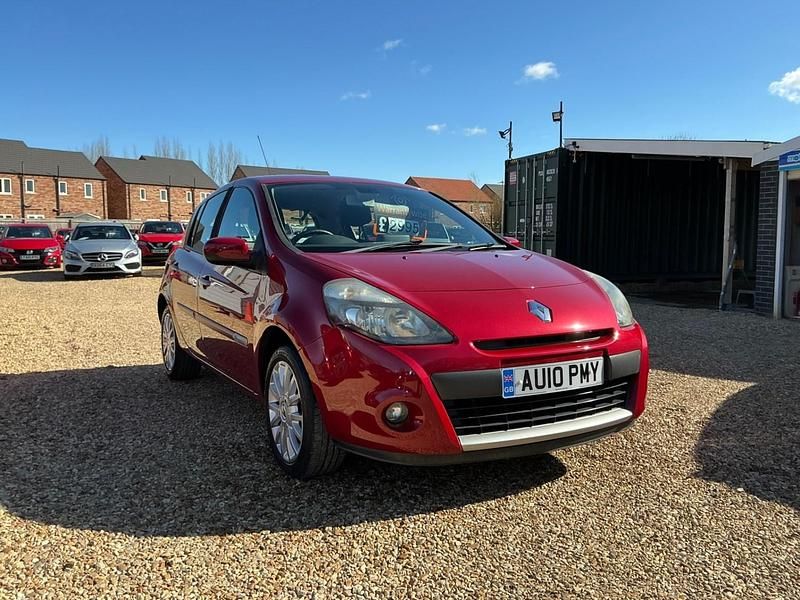 Used Renault Clio II Dynamique 86 HP (63 kW) 2010 Red Hatchback