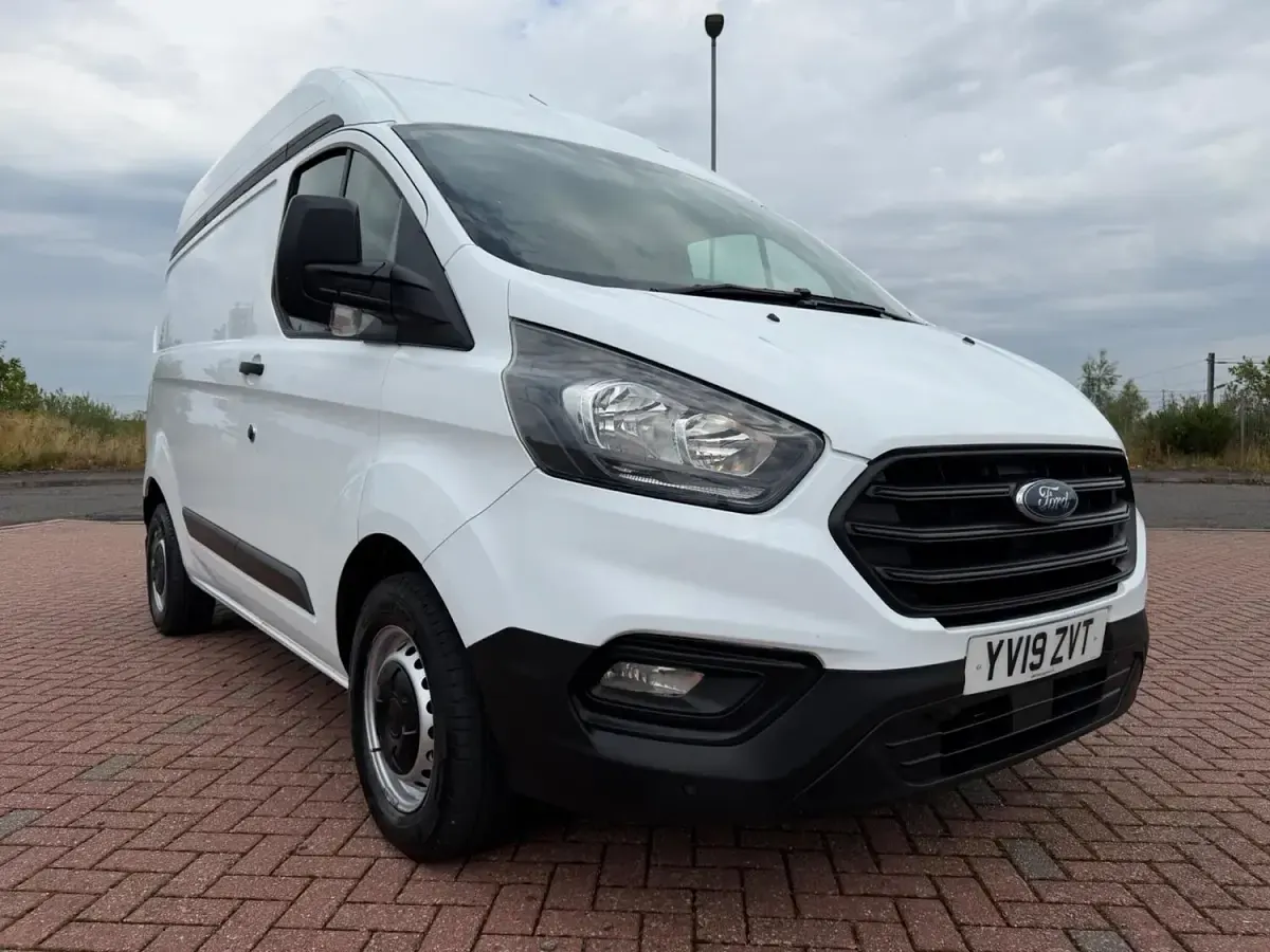 Used Ford Transit Custom 105 HP (77 kW) 2019 White Van
