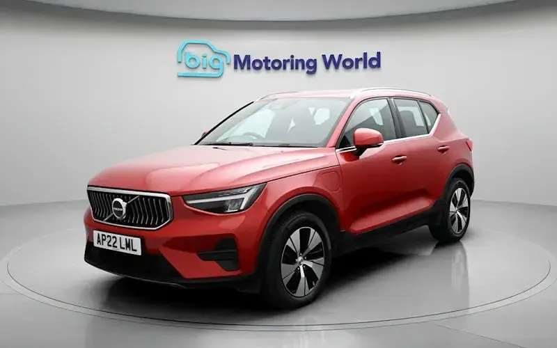 Used Volvo XC40 Core 211 HP (155 kW) 2022 Red SUV