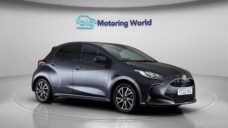 Used Toyota Yaris Hybrid Design 116 HP (85 kW) 2022 Grey Hatchback