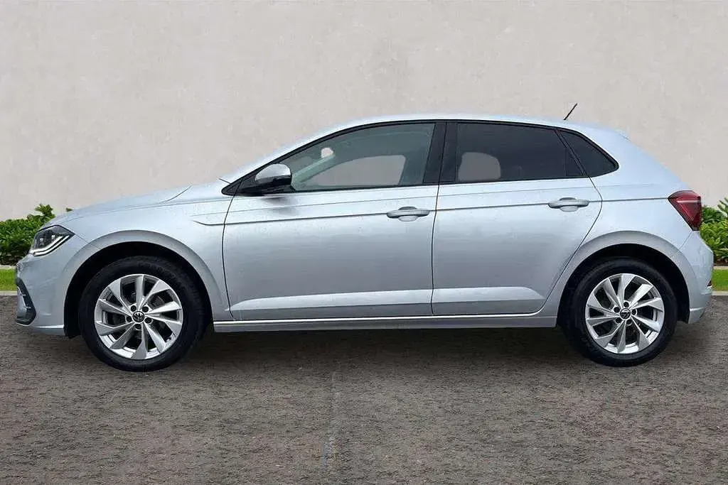 Used VW Polo Style 95 HP (69 kW) 2023 Silver Hatchback