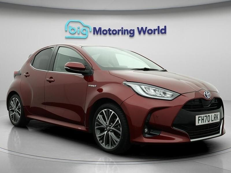 Red Used 2021 Toyota Yaris Hybrid Hatchback | £15,900 (Fair price) - Image 1/4