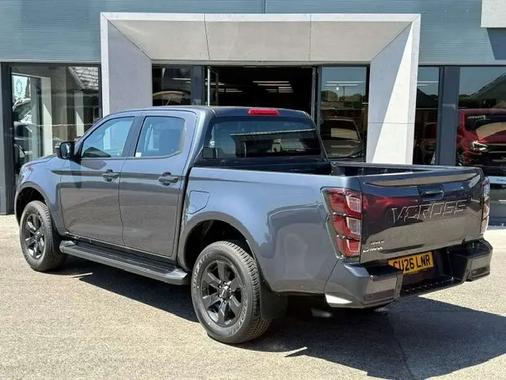 New Isuzu D-Max 2026 Grey Pickup