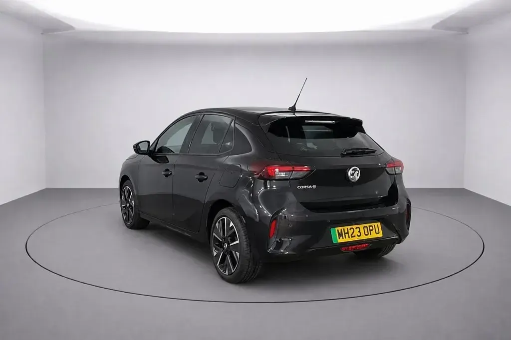 Używany Vauxhall Corsa-e 100 kW (136 KM) 2023 Czarny Hatchback